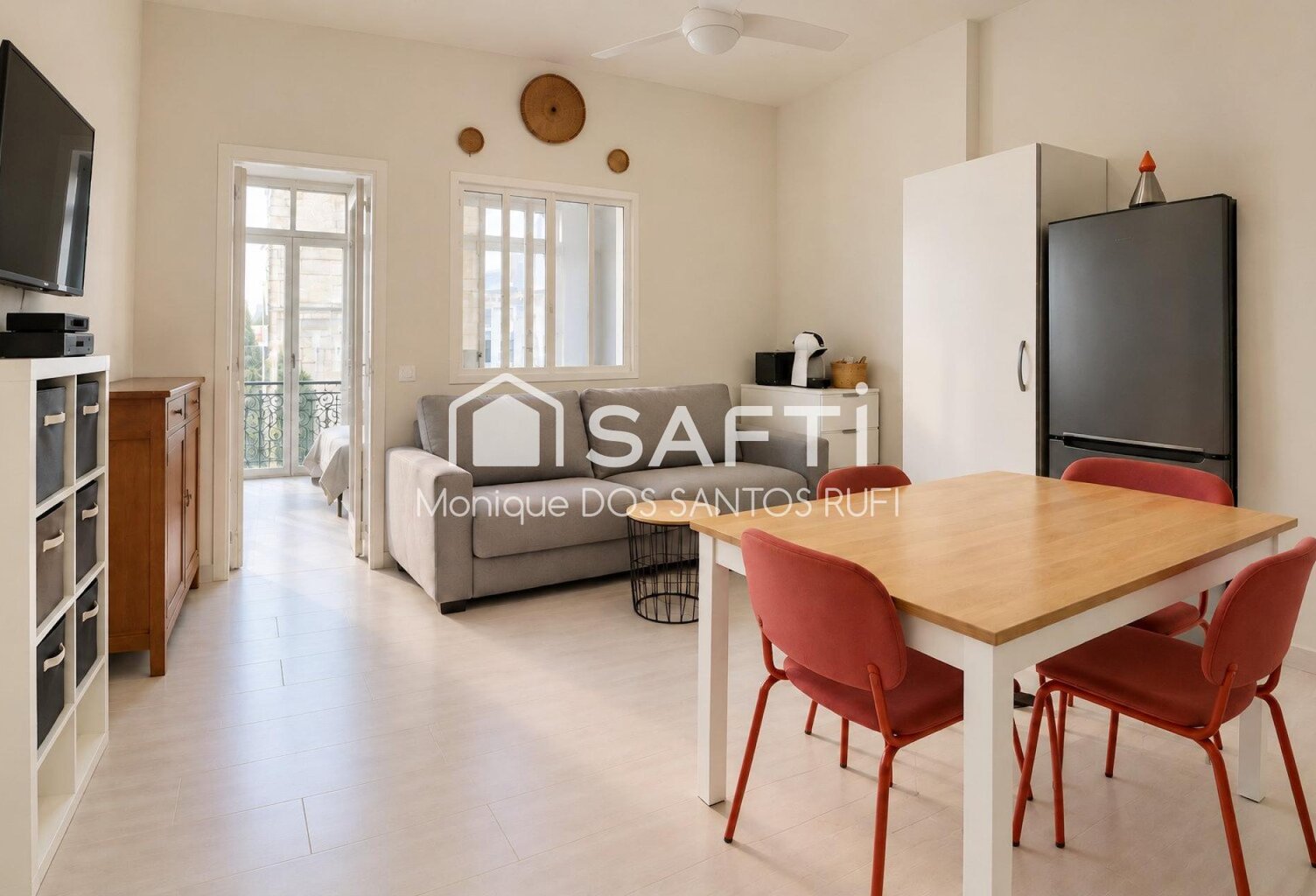 Un appartement traversant, entièrement rénové et prêt à vivre — photo 1