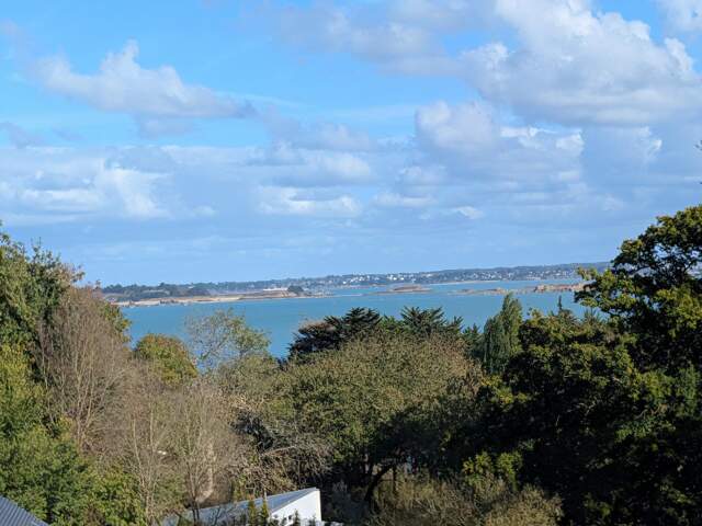 Maison d'architecte avec une tres belle terrasse vue sur mer ! — photo du bien