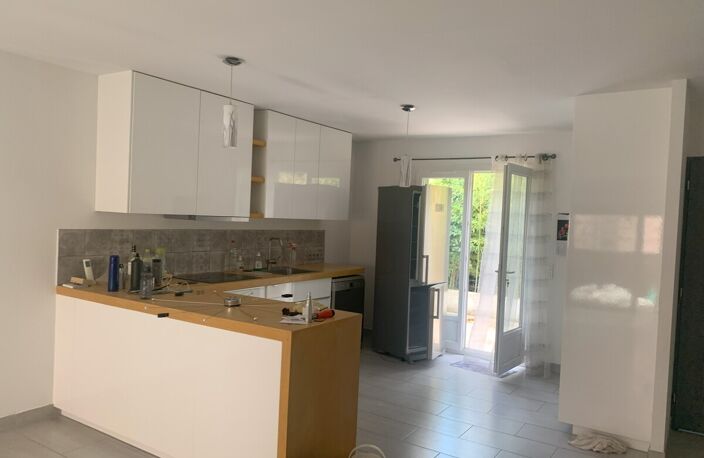 PUGET-VILLE, proche commodités, maison de village de type T4 sur — photo 2