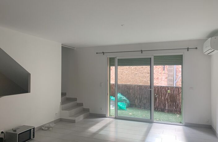 PUGET-VILLE, proche commodités, maison de village de type T4 sur — photo 3