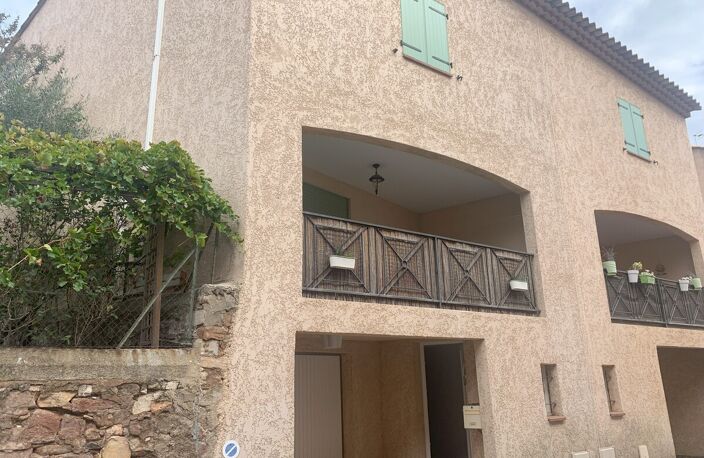 PUGET-VILLE, proche commodités, maison de village de type T4 sur — photo 4