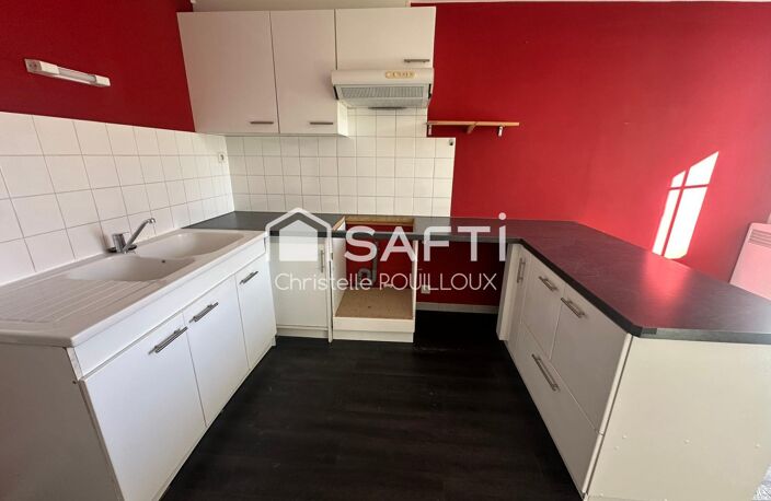 Ensemble immobilier de deux maisons ou grande maison familiale — photo 2