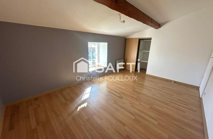 Ensemble immobilier de deux maisons ou grande maison familiale — photo 4