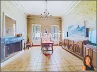 Maison de ville avec extérieur, stationnement et dépendance indépendante en plein centre ville! — photo 3