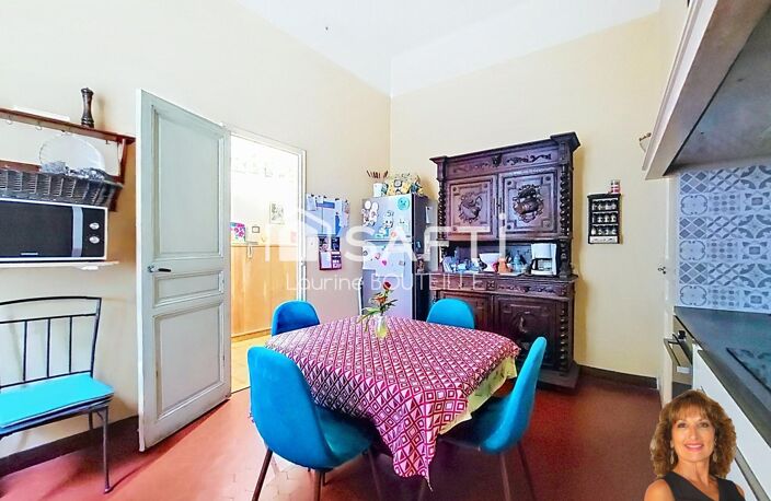 Maison de ville avec extérieur, stationnement et dépendance indépendante en plein centre ville! — photo 5