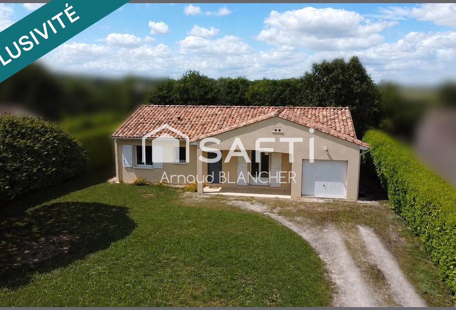 Pavillon plain-pied, grande pièce de vie, trois chambres, salle de bain, garage, jardin. — photo 1