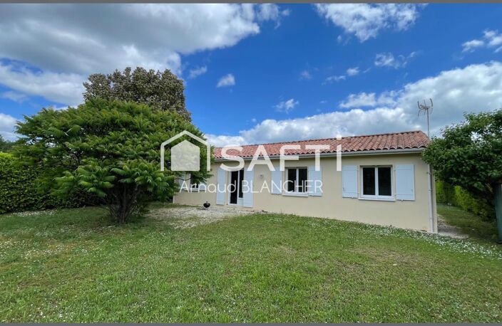 Pavillon plain-pied, grande pièce de vie, trois chambres, salle de bain, garage, jardin. — photo 2
