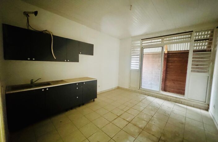immeuble rendement locatif commerces et logement — photo 4