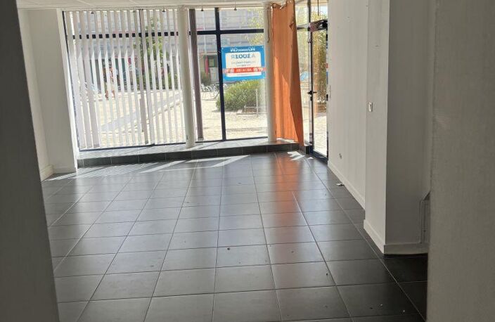 Location Boutique/Local commercial 68 m&sup2; — photo 4