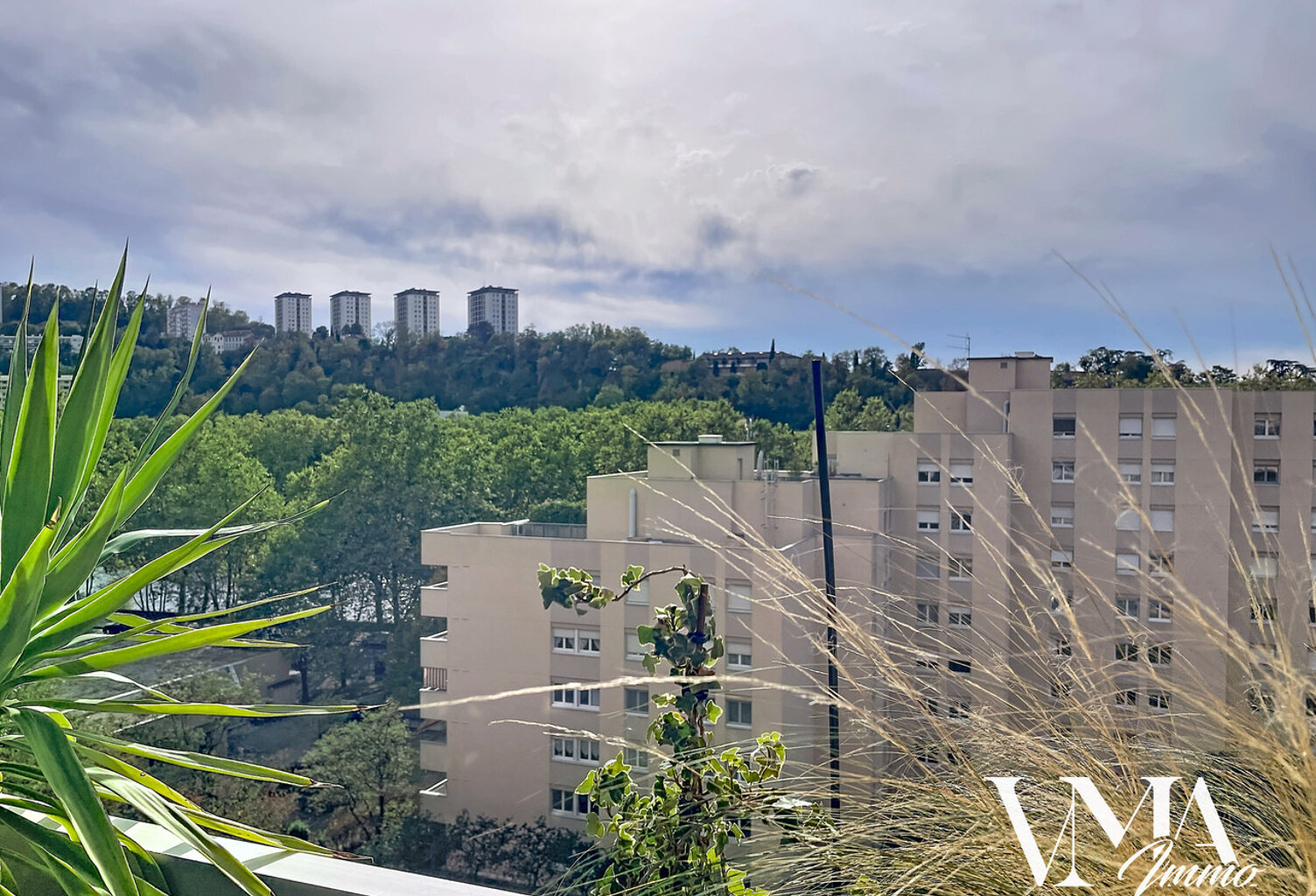 Appartement T5 de 118 m2 Climatisé avec balcon Sud-Ouest, vu — photo 1