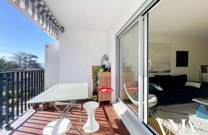 EXCLUSIVITÉ / Bel  Appartement T3 rénové de  81 m2 avec terr — photo 2