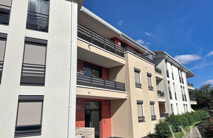 Beau T4 avec loggia , cave , garage et parking dans résidenc — photo 2