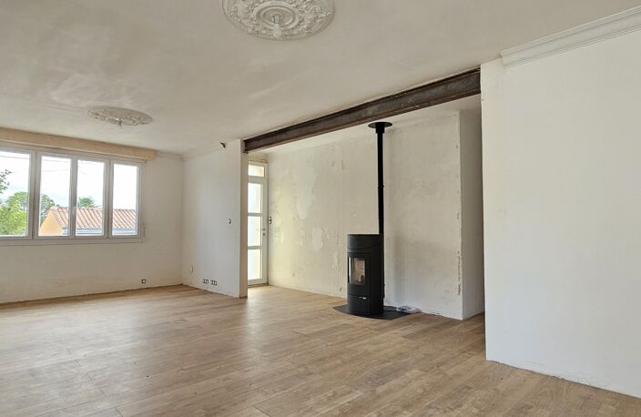 Vente Maison/villa 7 pièces — photo 2
