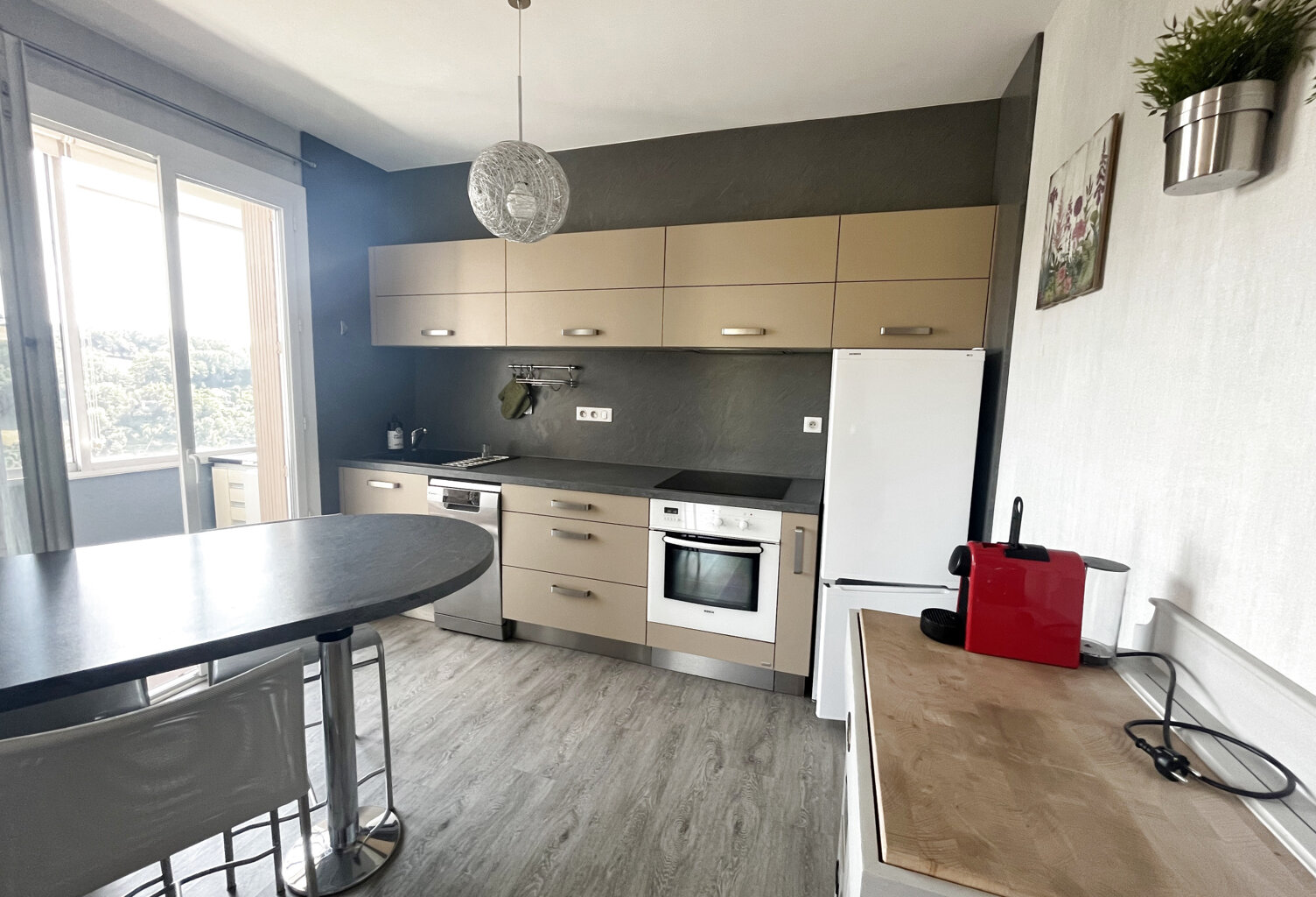 T3 Meublé Rodez - 716 € CHARGES COMPRISES : EAU + CHAUFFAGE — photo 1
