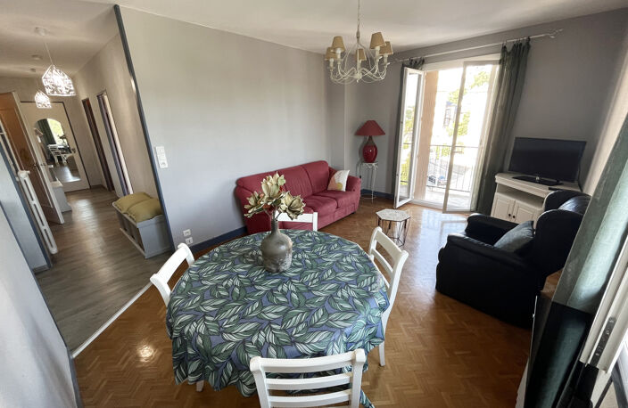 T3 Meublé Rodez - 716 € CHARGES COMPRISES : EAU + CHAUFFAGE — photo 2