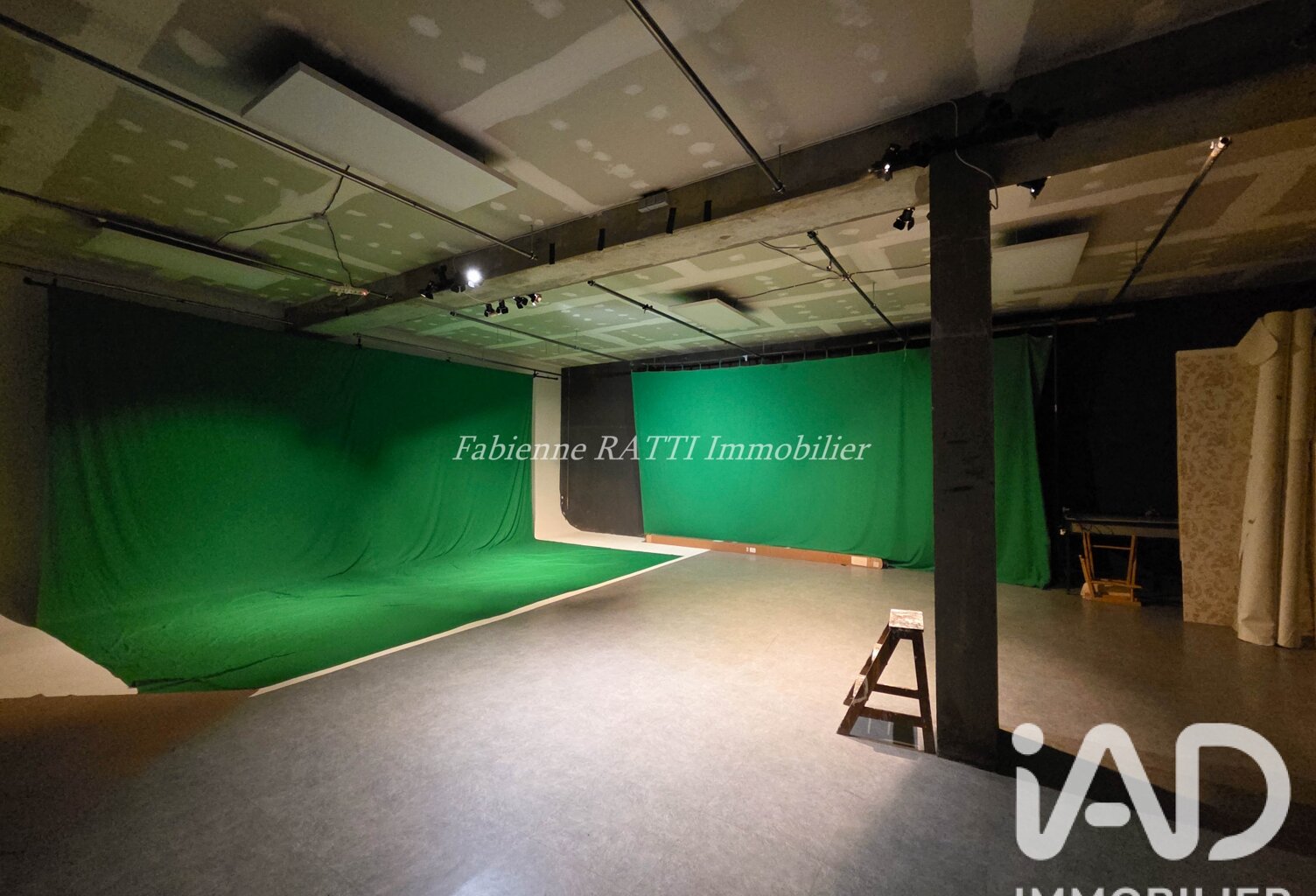 Vente Boutique/Local commercial 230 m&sup2; — photo 1