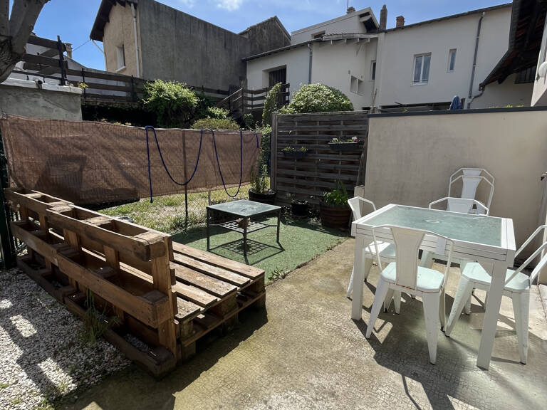 MAISONNETTE MITOYENNE BORD DE RHONE — photo 1
