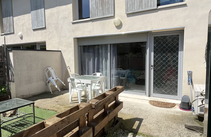 MAISONNETTE MITOYENNE BORD DE RHONE — photo 2