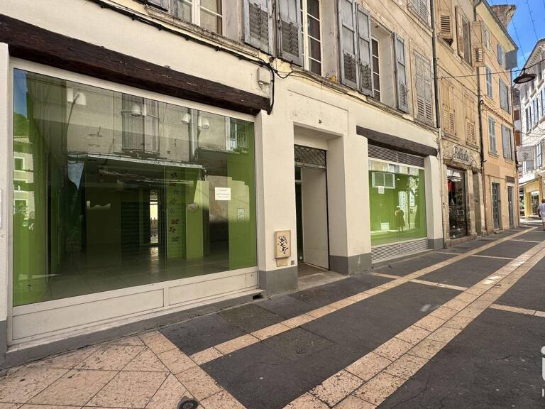 Location Boutique/Local commercial 180 m&sup2; — photo 1