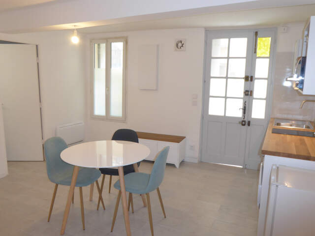 LOCATION APPARTEMENT MEUBLÉ 1 PIECE MONTPELLIER ECUSSON — photo du bien