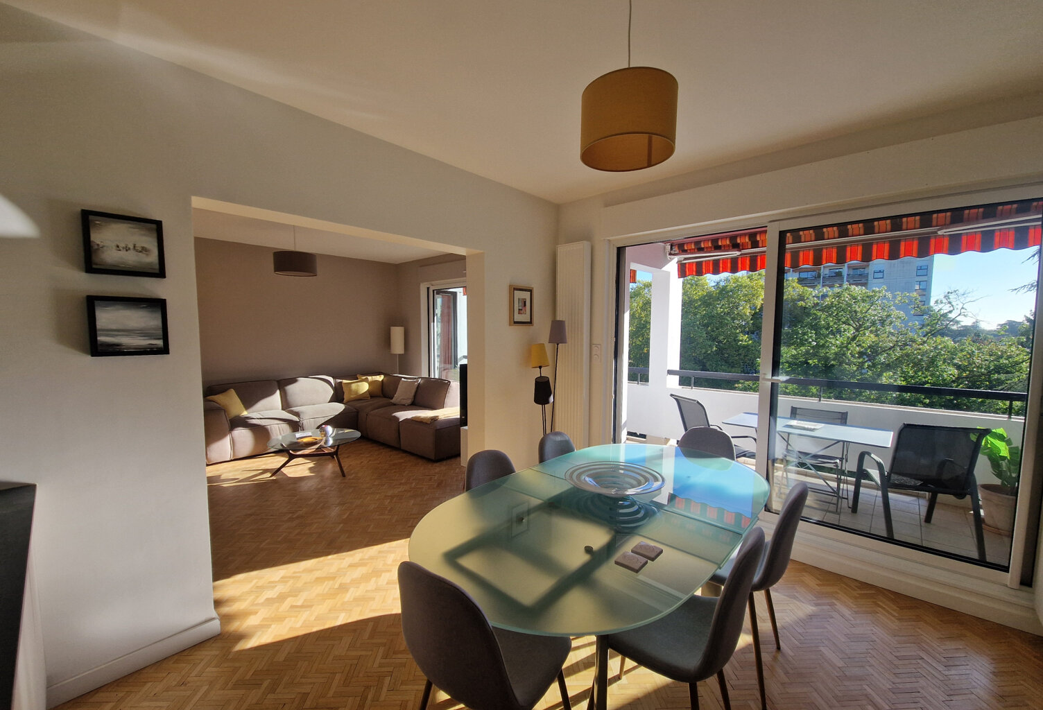 LOCATION ECULLY 69130 APPARTEMENT 4 PIECES 3 CHAMBRES EXCELLENT ETAT BALCON CAVE PARKING EN SOUS SOL ENVIRONN — photo 1