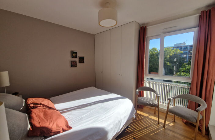 LOCATION ECULLY 69130 APPARTEMENT 4 PIECES 3 CHAMBRES EXCELLENT ETAT BALCON CAVE PARKING EN SOUS SOL ENVIRONN — photo 5