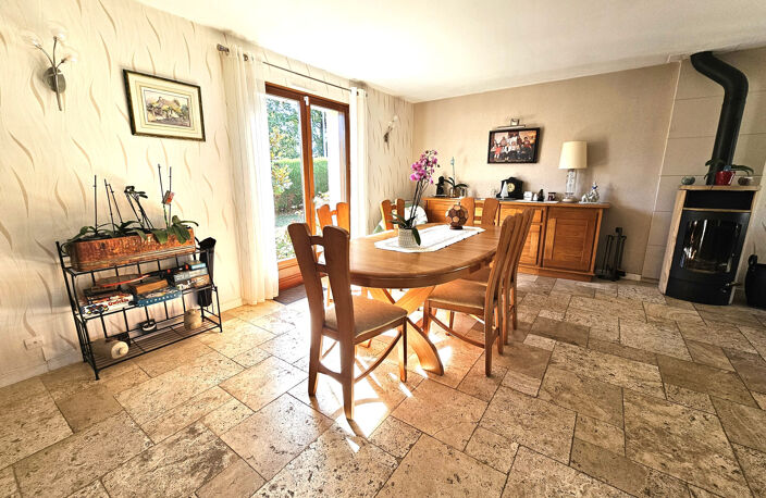 Maison proche bourg 4 chambres au calme — photo 3