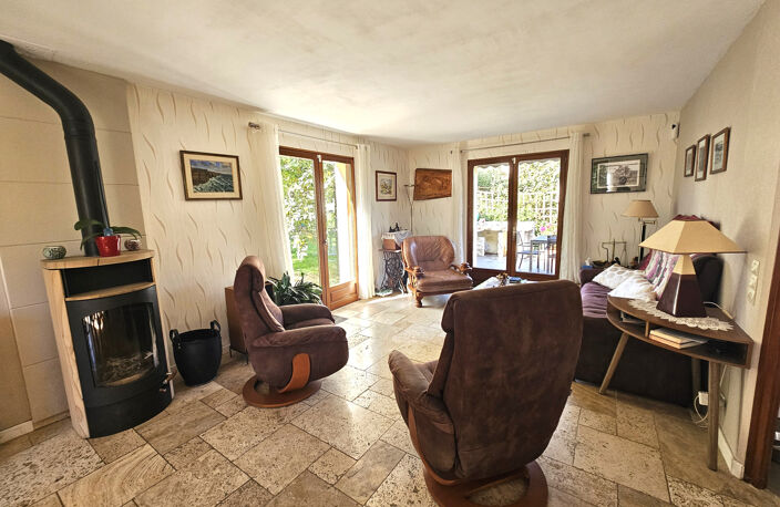 Maison proche bourg 4 chambres au calme — photo 4