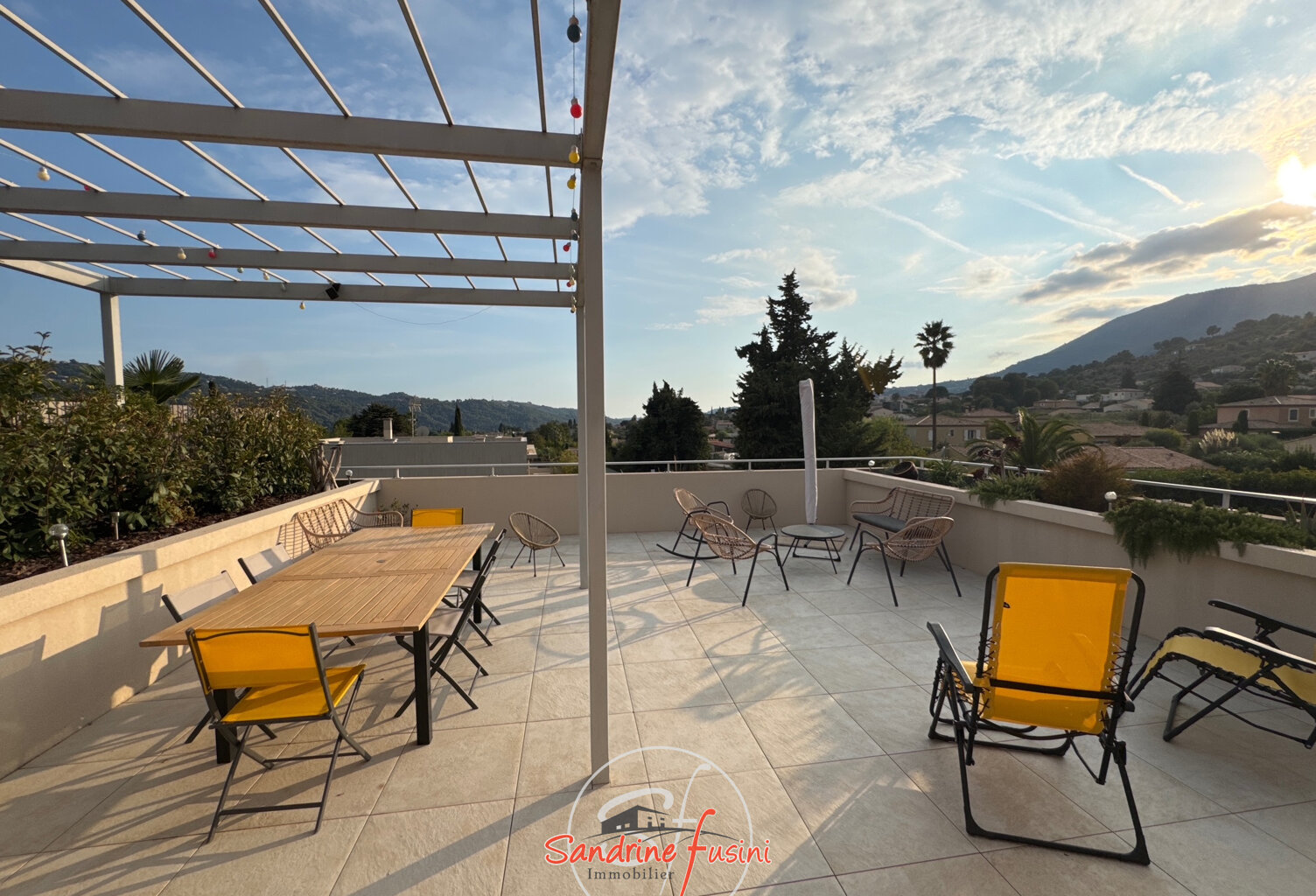 Superbe appartement 3 pièces avec terrasse en dernier étage — photo 1
