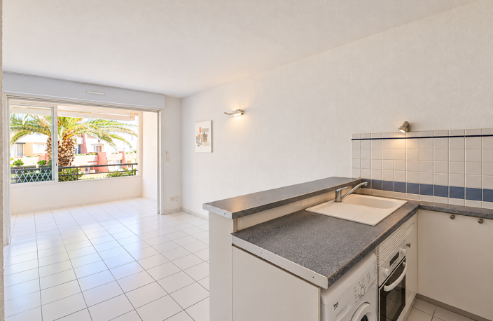 2 PIECES CABINE A LA CORICHE VUE MER — photo 4