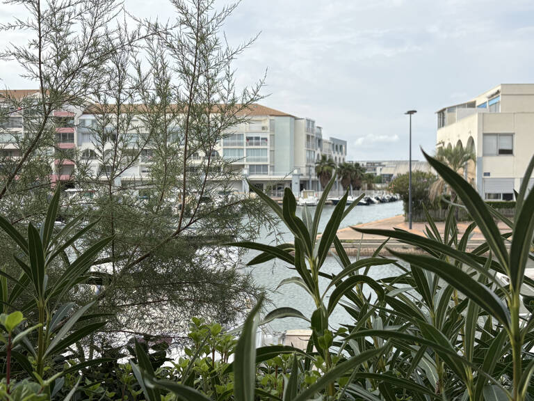 Appartement T2   cabine  SH 30 M2  loggia — photo 1