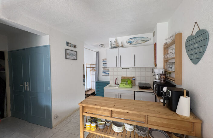 Appartement T2   cabine  SH 30 M2  loggia — photo 3