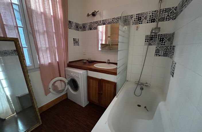 Appartement Type 2 - BORDEAUX SAINT PIERRE — photo 4