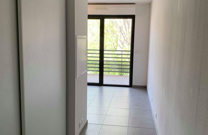 Aix Quartier Beauvalle proche facultés - Appartement meublé de 1 pièce avec terrasse et parking — photo 5