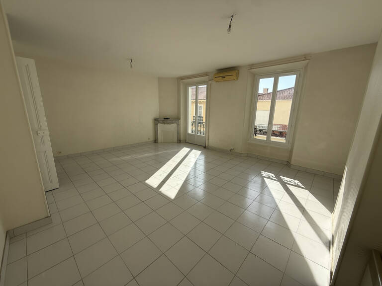 A LOUER BUREAUX 30 M RUE D'ANTIBES — photo 1