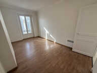 A LOUER BUREAUX 30 M RUE D'ANTIBES — photo 3