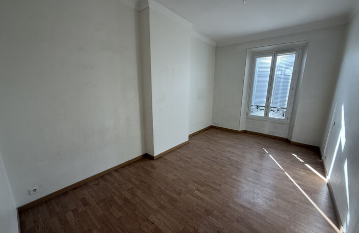A LOUER BUREAUX 30 M RUE D'ANTIBES — photo 4