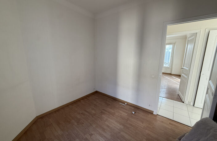 A LOUER BUREAUX 30 M RUE D'ANTIBES — photo 5