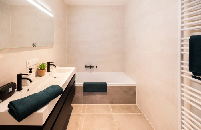 PEPITE! SALON DE 40M² +TERRASSE SUD-EST DE 16M² DANS SECTEUR ULTRA PRISE - VUE DEGAGEE - PREMIUM — photo 3
