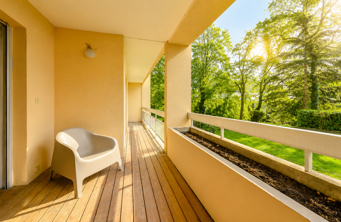 T3 lumineux avec terrasse donnant sur parc verdoyant — photo 2