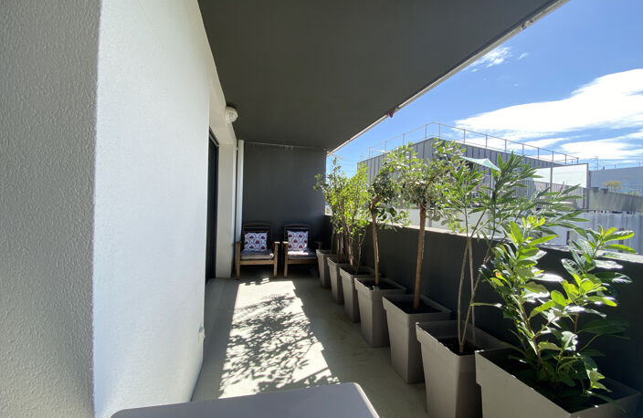 BEL APPARTEMENT T4 MEUBLÉ AVEC 2 PLACES DE PARKING — photo 2