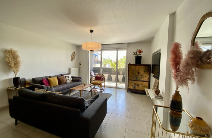 BEL APPARTEMENT T4 MEUBLÉ AVEC 2 PLACES DE PARKING — photo 4