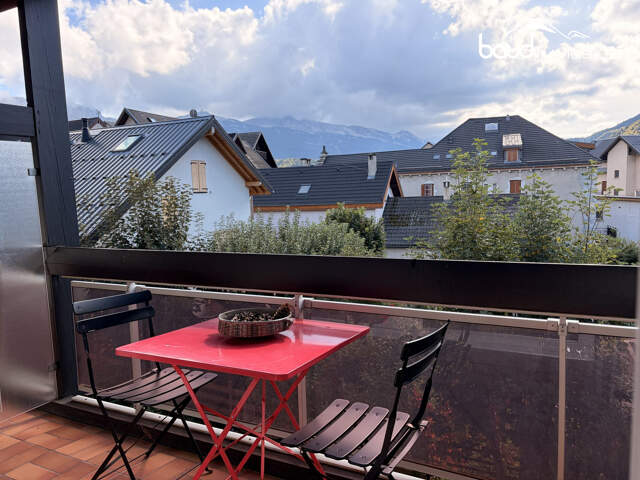 Charmant duplex avec balcon plein Sud au coeur du village — photo du bien