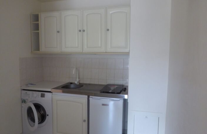 Beau type 2 avec garage — photo 2