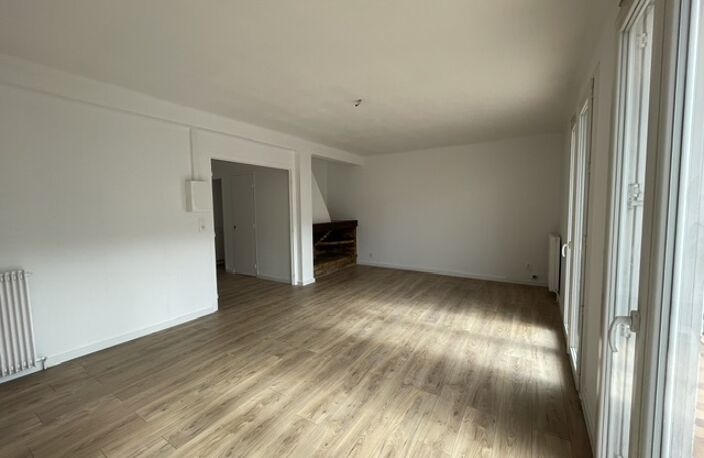 APPARTEMENT T4 RENOVE AVEC GARAGE INDIVIDUEL - QUARTIER SAINT MARTIN — photo 2
