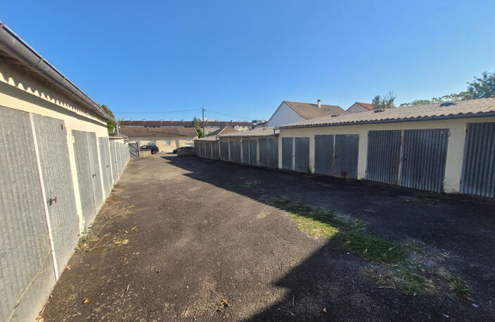 LIMOGES très bon emplacement pour cet ensemble de 24 garages — photo 2