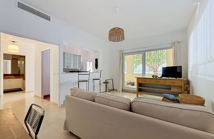 À vendre un appartement 2 pièces de 51 m2 avec terrasse secteur Corniche Kennedy/ Catalans 13007 MARSEILLE — photo 2