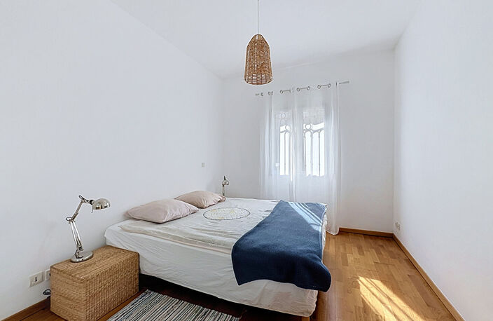 À vendre un appartement 2 pièces de 51 m2 avec terrasse secteur Corniche Kennedy/ Catalans 13007 MARSEILLE — photo 4