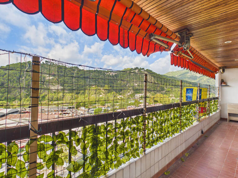 Appartement La Trinite 3 pièces 60 m2 cave et 2 places de parkings ext. — photo 1