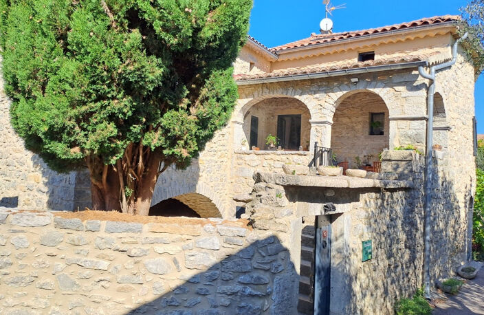 Magnifique maison en pierre avec piscine en Ardèche — photo 3